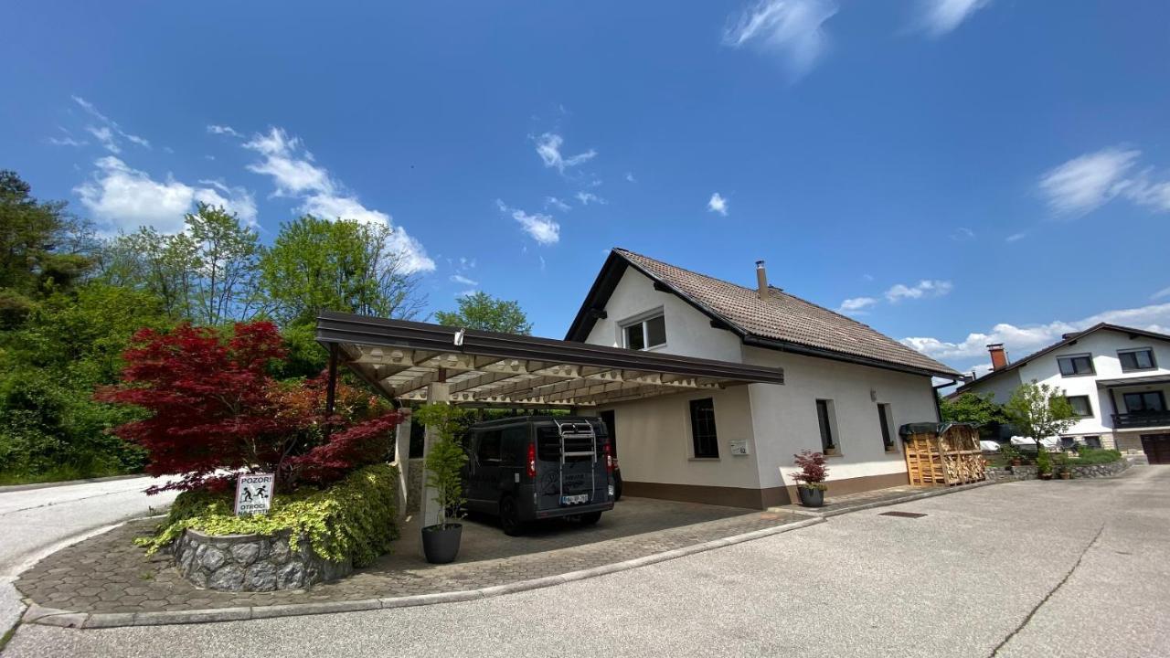 Apartma Nomad โนโวเมสโต ภายนอก รูปภาพ