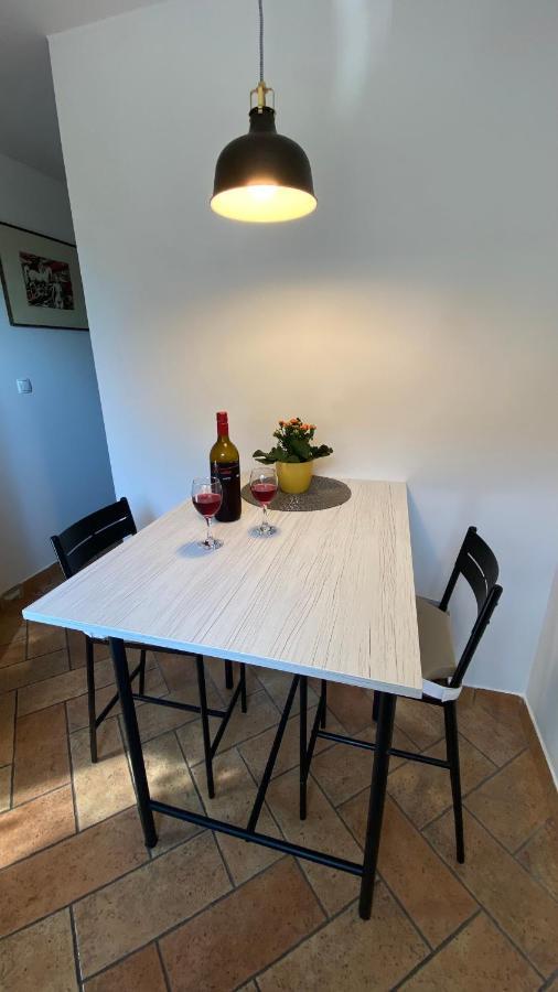Apartma Nomad โนโวเมสโต ภายนอก รูปภาพ