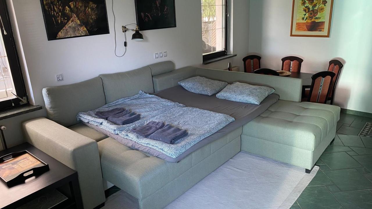 Apartma Nomad โนโวเมสโต ภายนอก รูปภาพ